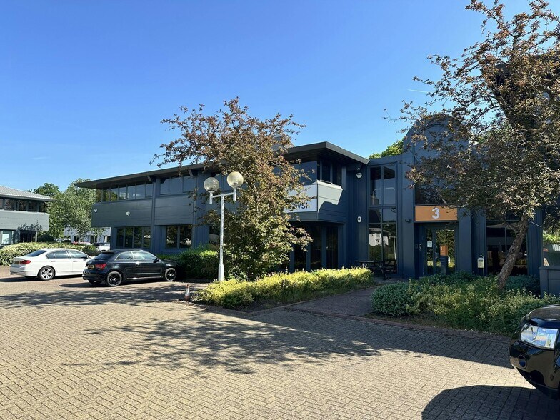Unit 3 & 4, The Pavilions, Ruscombe Business Park, Knowl Hill à louer - Photo du bâtiment - Image 2 de 9
