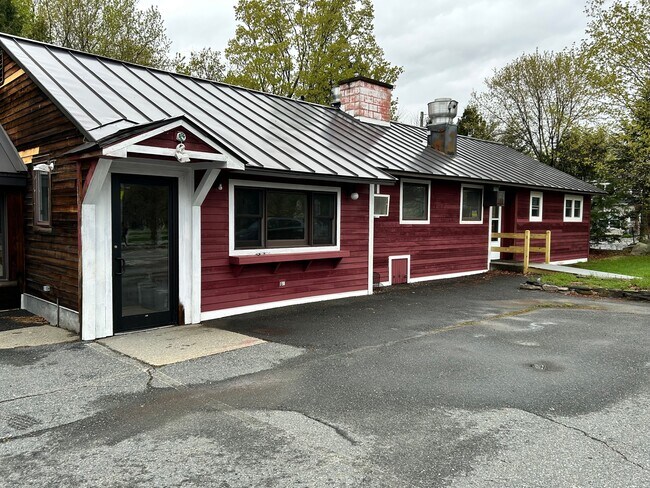 Plus de détails pour 62 Lyme Rd, Hanover, NH - Commerce de détail à vendre