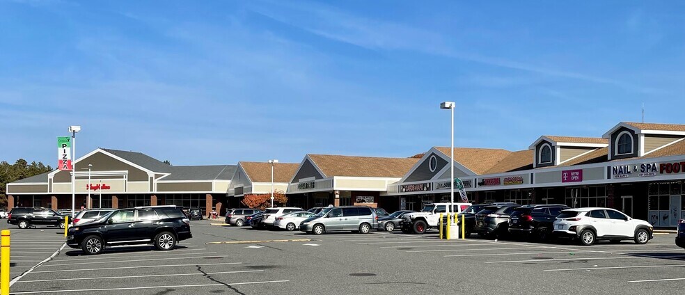 1177-1299 Middle Country Rd, Middle Island, NY à louer - Photo du bâtiment - Image 3 de 8