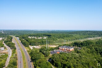 196 Waterford Pky S, Waterford, CT - AERIAL map view