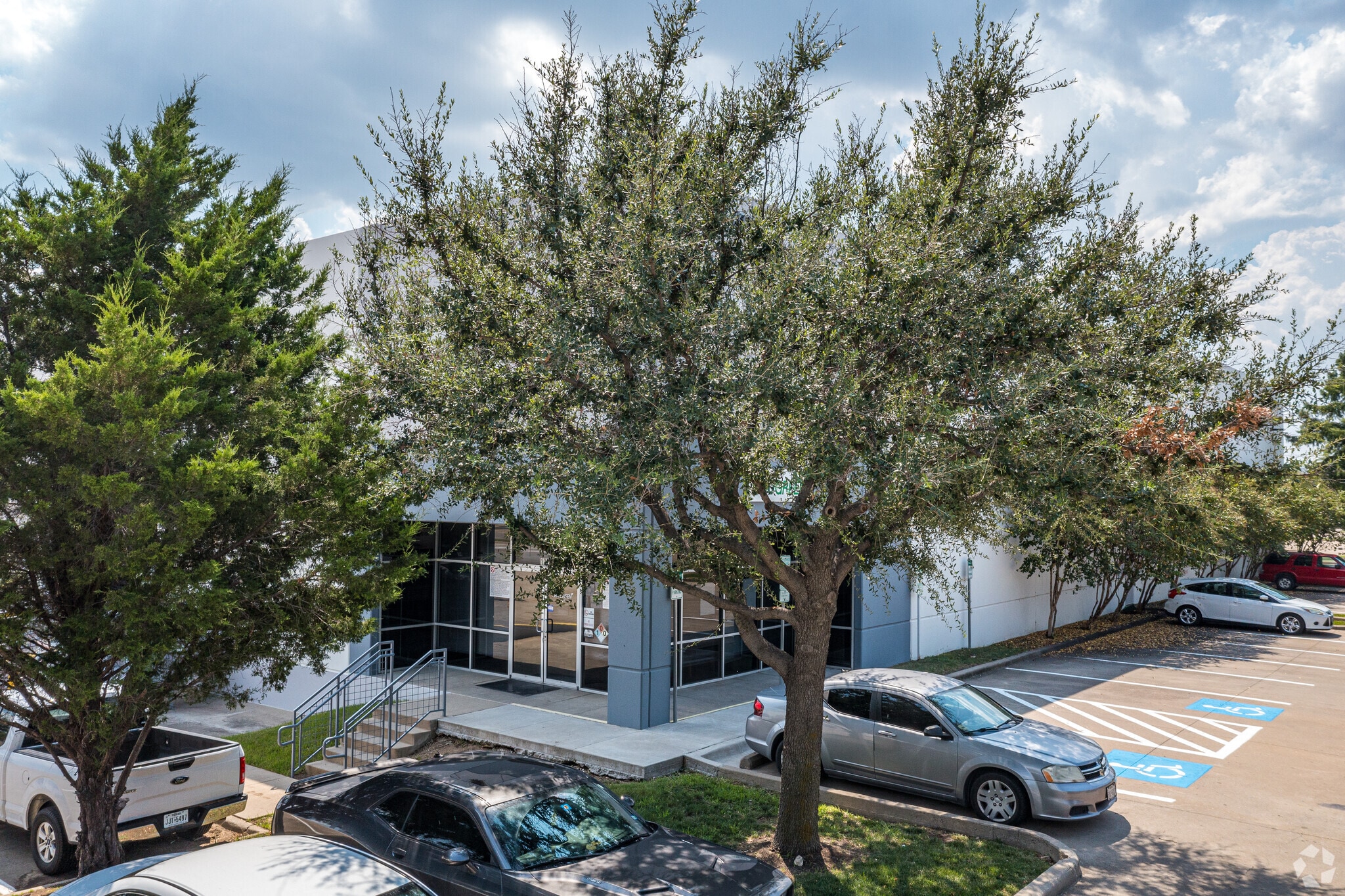1640 Wallace Dr, Carrollton, TX for lease Building Photo- Image 1 of 7