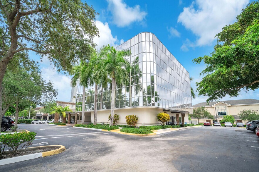 900 N Federal Hwy, Boca Raton, FL à louer - Photo du bâtiment - Image 3 de 21