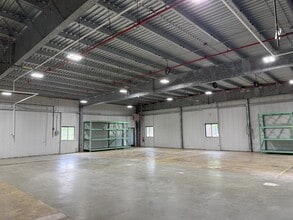 811 Irving Wick Dr W, Heath, OH à louer Photo du bâtiment- Image 1 de 3