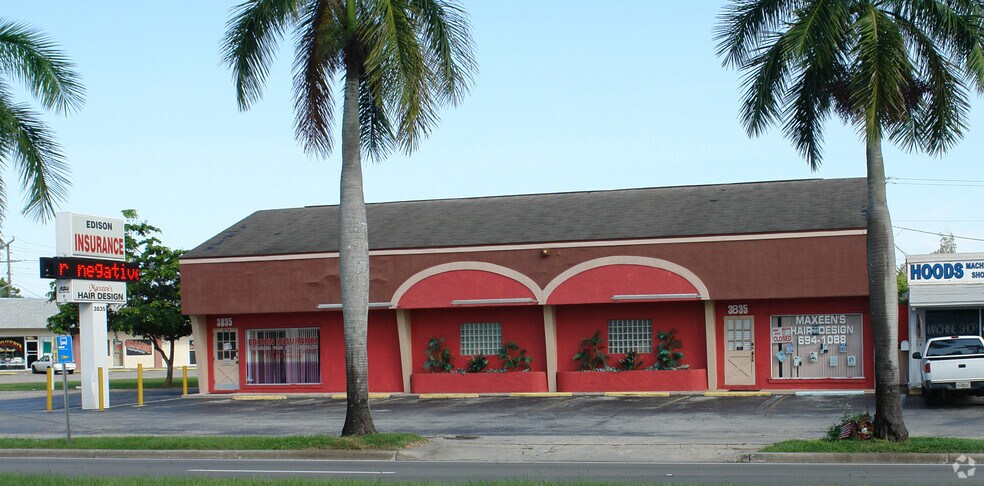 3835 Palm Beach Blvd, Fort Myers, FL for sale - Building Photo - Image 3 of 3