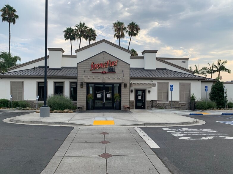 25352 Crenshaw Blvd, Torrance, CA for lease - Building Photo - Image 1 of 4