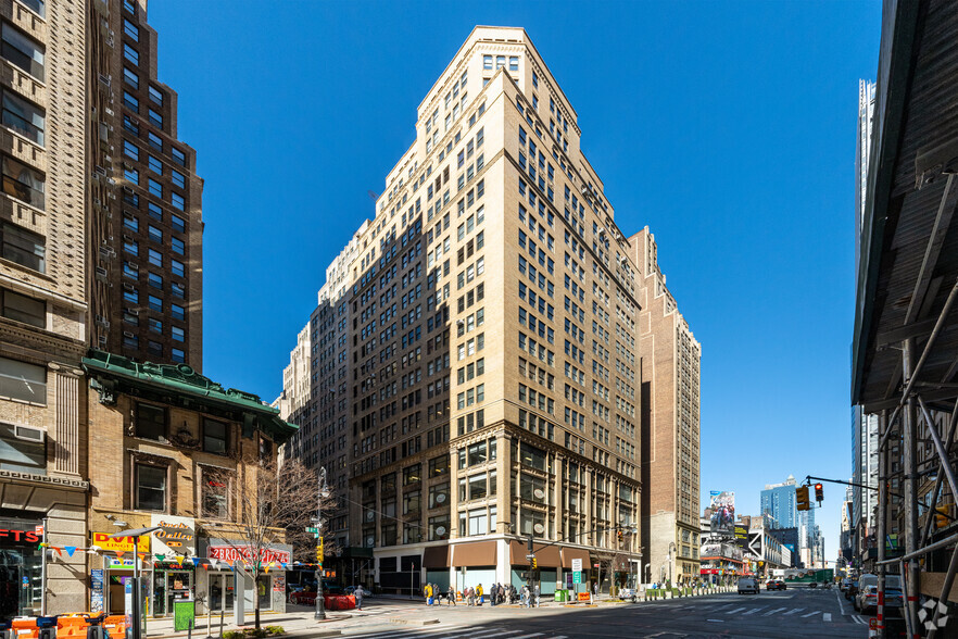 575 8th Ave, New York, NY for lease - Building Photo - Image 1 of 5