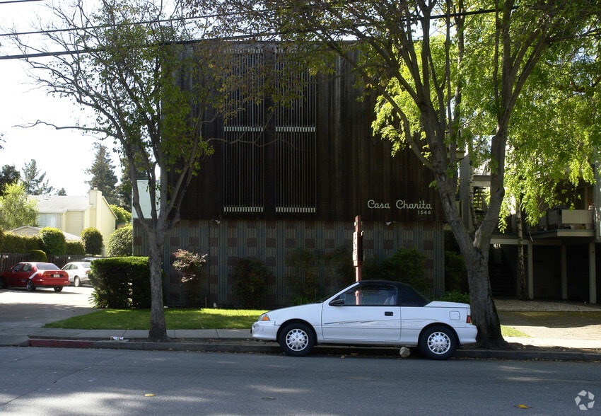 1548 Hudson St, Redwood City, CA à vendre - Photo du bâtiment - Image 2 de 33