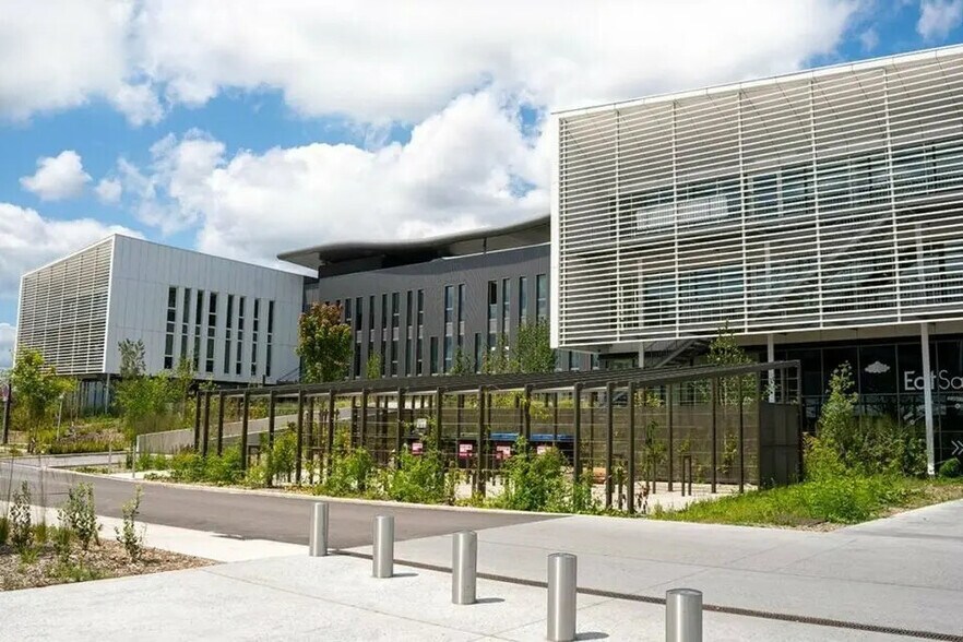 Office in Mérignac for lease - Building Photo - Image 1 of 5