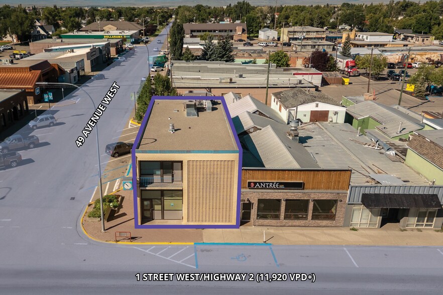 4901 1 St W, Claresholm, AB à vendre - Photo du bâtiment - Image 2 de 10