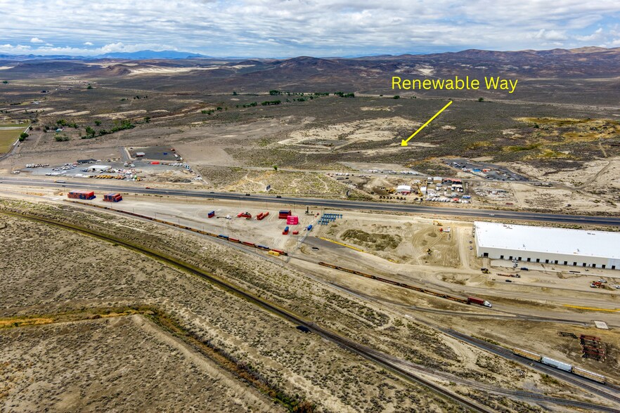16978 Renewable Way, Hazen, NV à vendre - Photo du bâtiment - Image 2 de 8