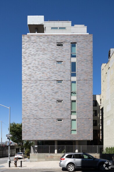 40 Pinehurst Ave, New York, NY à vendre - Photo du bâtiment - Image 2 de 5