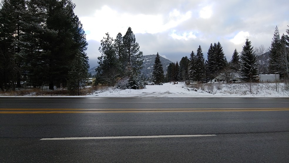 477504 Highway 95, Ponderay, ID for sale - Primary Photo - Image 1 of 15