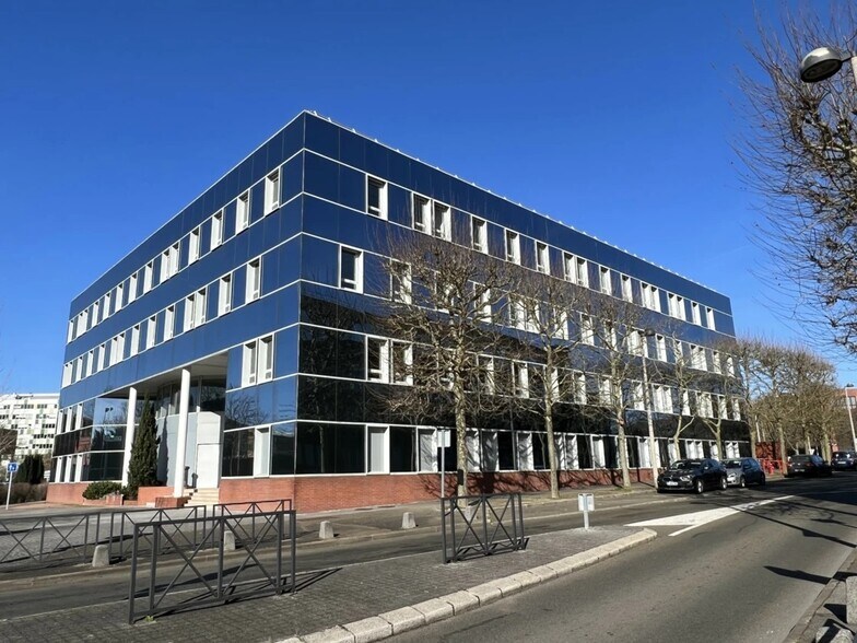 4-6 Avenue Du 8 Mai 1945, 78280 Guyancourt, Guyancourt for lease - Primary Photo - Image 1 of 3