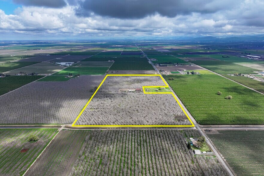 Road 180, Strathmore, CA for sale - Primary Photo - Image 1 of 12
