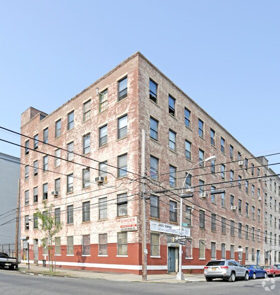 40-08 22nd St, Long Island City, NY for lease - Primary Photo - Image 3 of 13