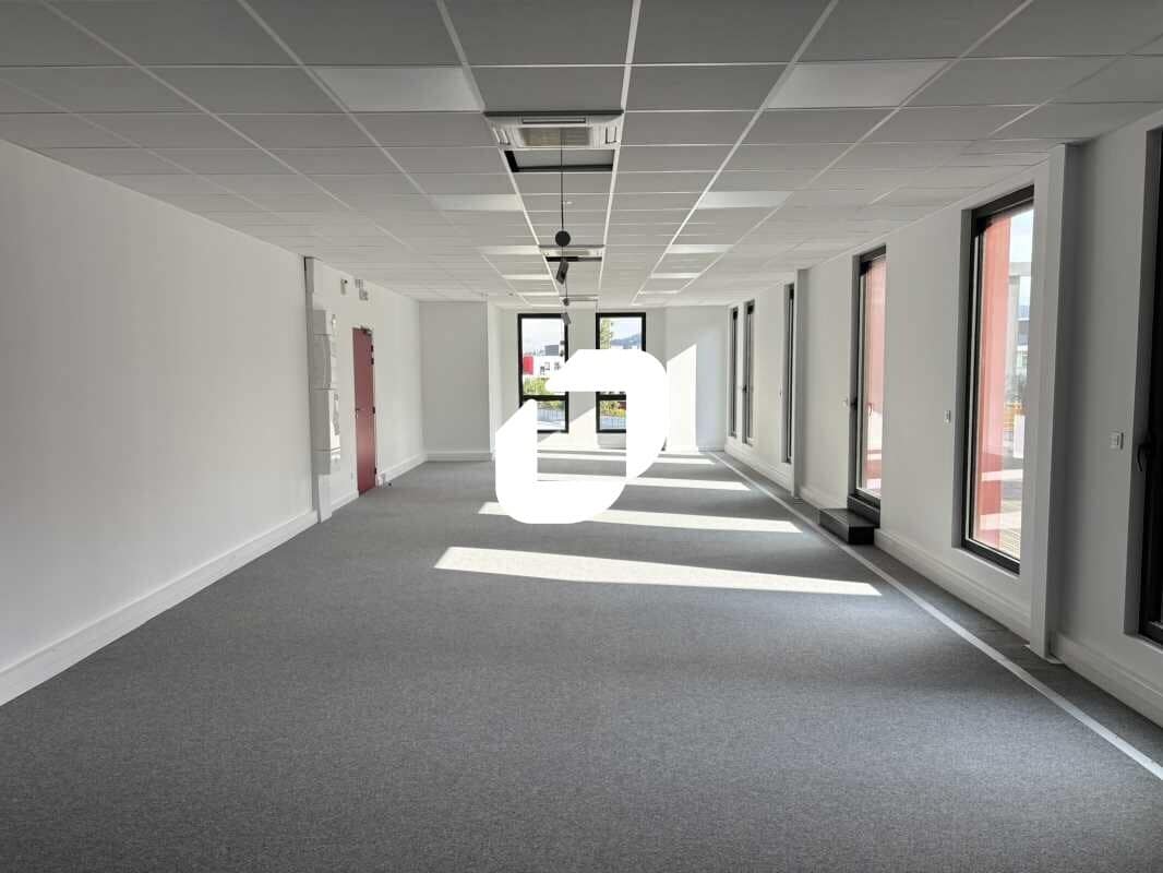 Chemin Du Plateau, Dardilly for lease Building Photo- Image 1 of 7