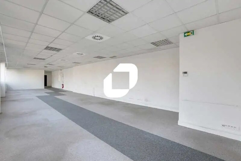 21-23 Avenue Du Général Leclerc, Bourg-la-Reine for lease - Interior Photo - Image 3 of 16