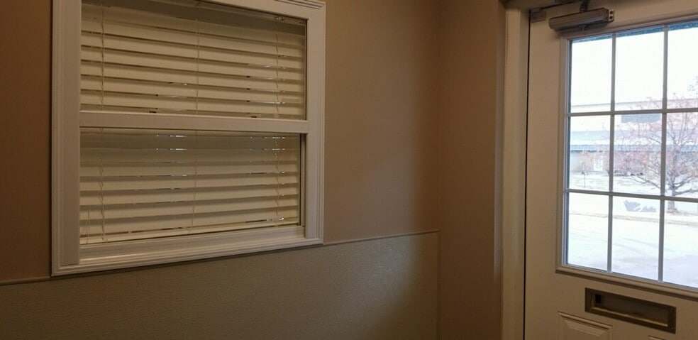 825 Midpoint Dr, O'Fallon, MO for sale - Interior Photo - Image 3 of 8