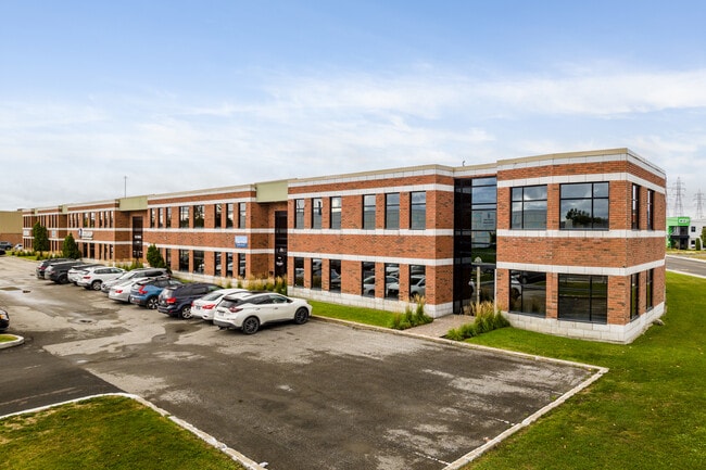 Plus de détails pour 5520-5576 Boul Des Rossignols, Laval, QC - Local d'activités à louer