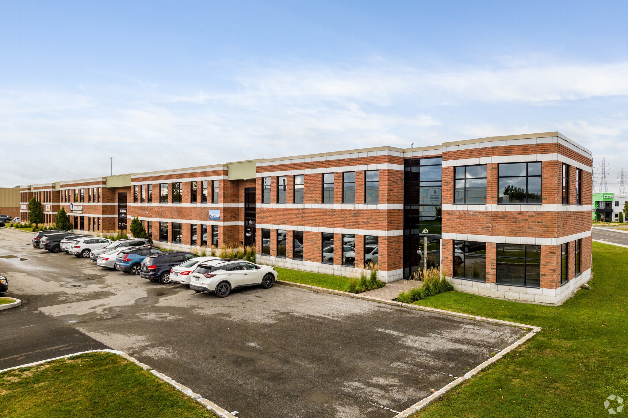 5520-5576 Boul Des Rossignols, Laval, QC for lease Primary Photo- Image 1 of 6