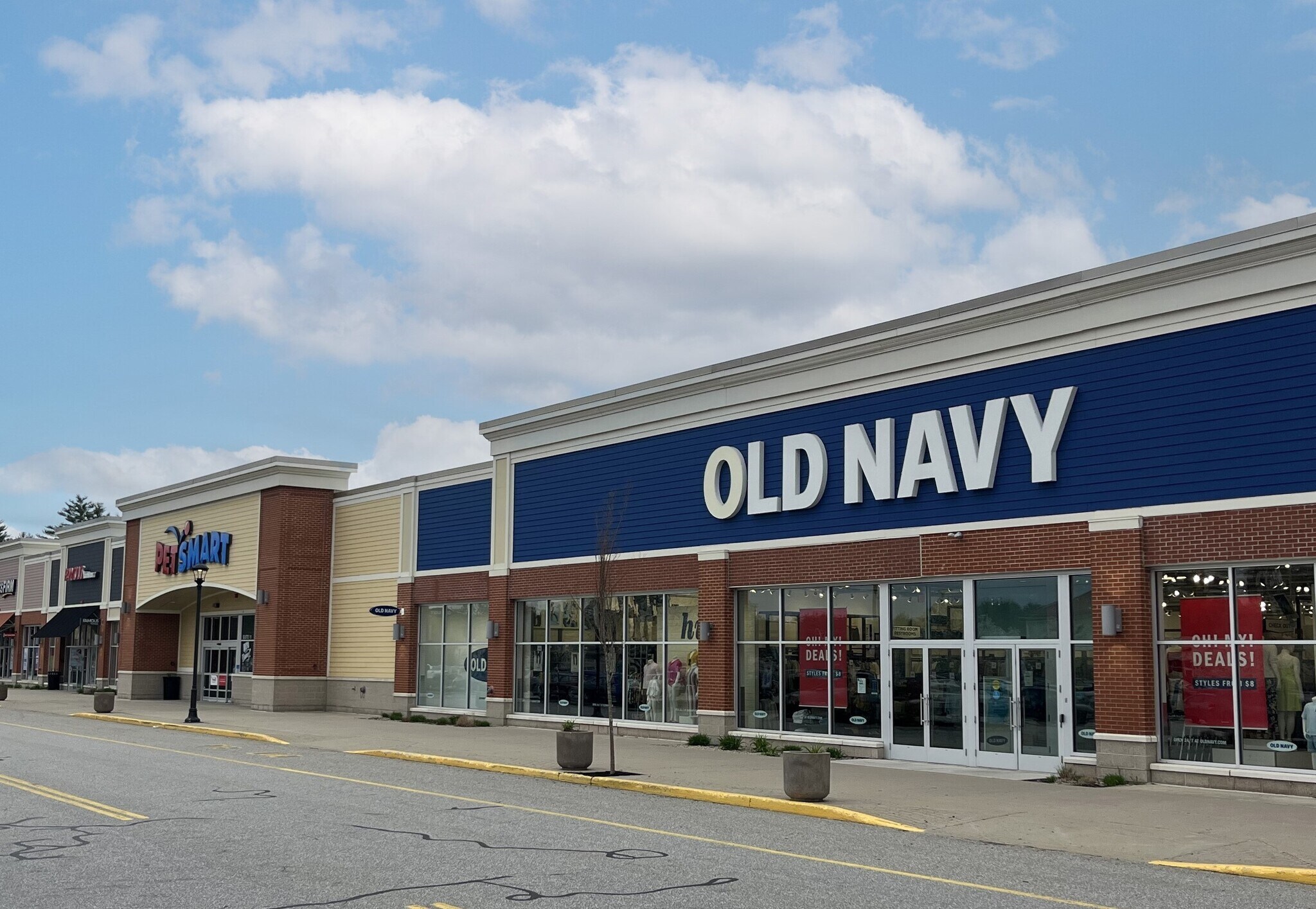 22 Calef Hwy, Epping, NH à louer Photo principale- Image 1 de 4