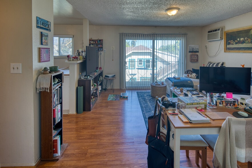 230 J St, Davis, CA à vendre - Photo intérieure - Image 3 de 12