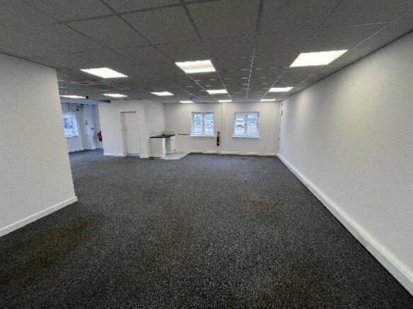 Bamfurlong Industrial Estate Rd, Staverton for lease - Interior Photo - Image 3 of 4