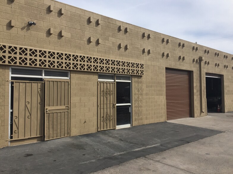 3046-3064 N 30th Ave, Phoenix, AZ for lease - Building Photo - Image 2 of 8