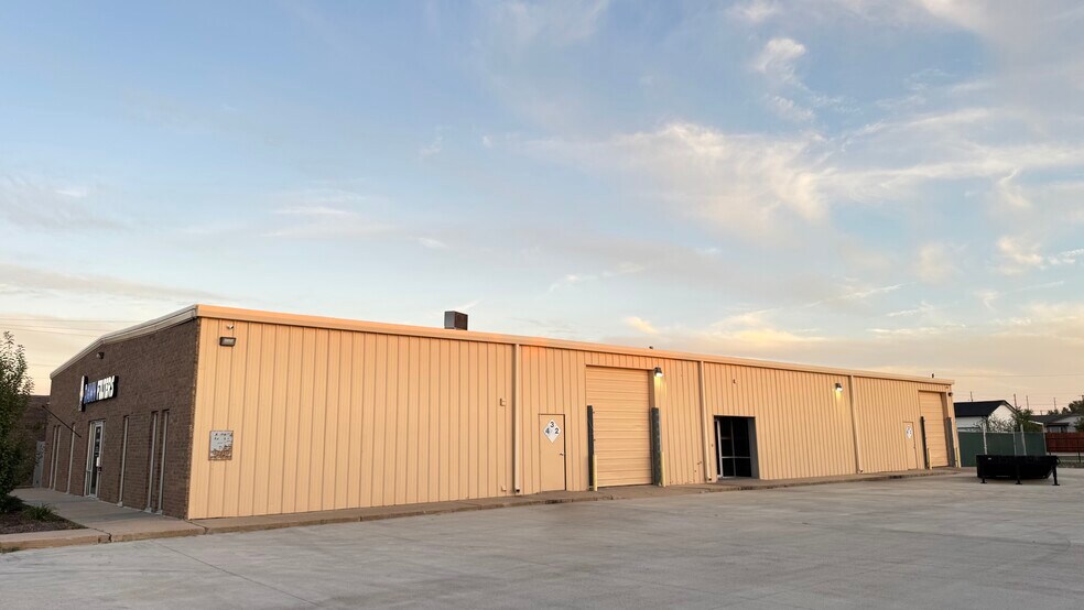 2569 W Pawnee St, Wichita, KS à vendre - Photo du bâtiment - Image 2 de 5