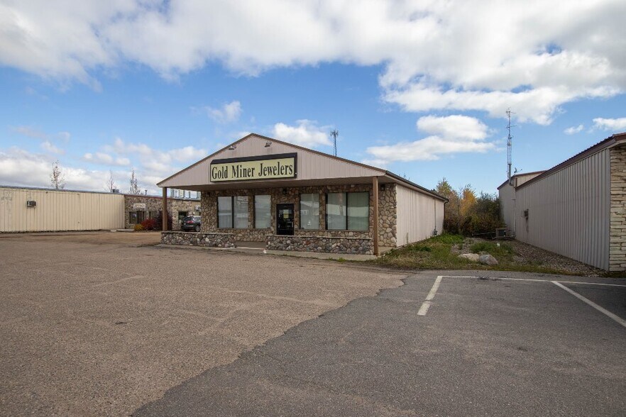 2737 Hwy 45, Antigo, WI à vendre - Photo du bâtiment - Image 1 de 33