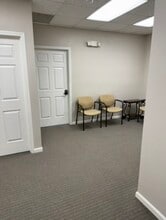 6511 Glenridge Park Pl, Louisville, KY for lease Interior Photo- Image 2 of 4