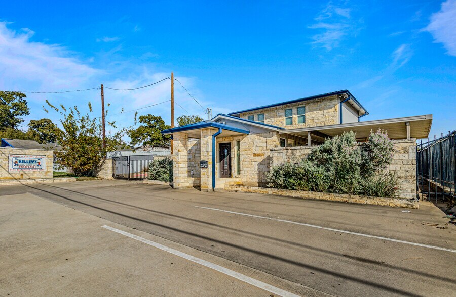 618 S Belt Line Rd, Irving, TX à louer - Photo du bâtiment - Image 3 de 36
