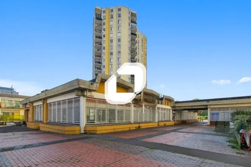 Office in Bobigny for lease Building Photo- Image 1 of 14