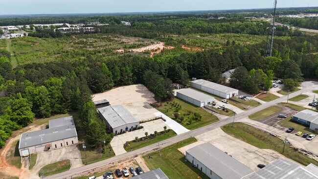 Plus de détails pour 109 Corporate Park East Dr, Lagrange, GA - Industriel à louer