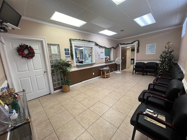 101 Clearwater Largo Rd N, Largo, FL for lease - Interior Photo - Image 2 of 14