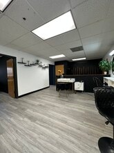 608 S Washington St, Naperville, IL for lease Interior Photo- Image 2 of 11