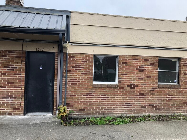 1211-1219 6th Ave, Tacoma, WA for lease - Building Photo - Image 2 of 18