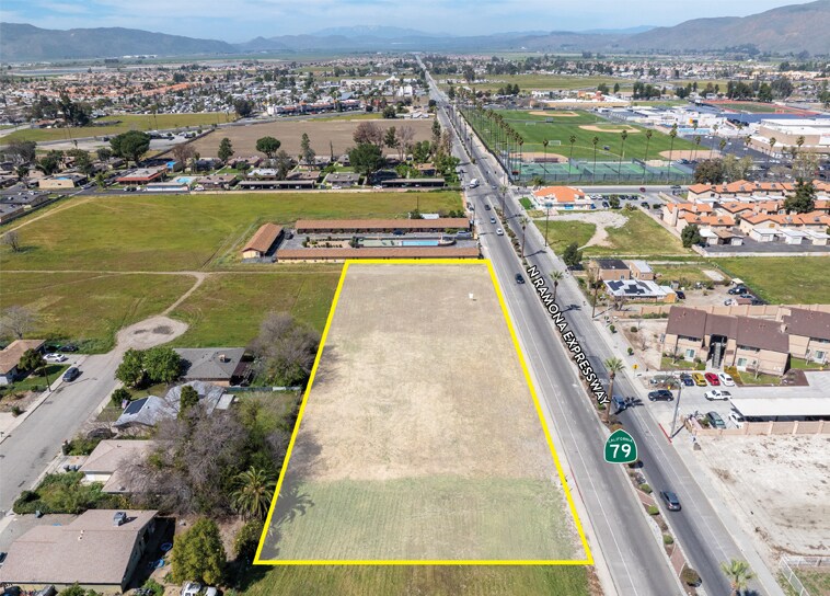 420 N Ramona Blvd, San Jacinto, CA à vendre - Aérien - Image 3 de 13