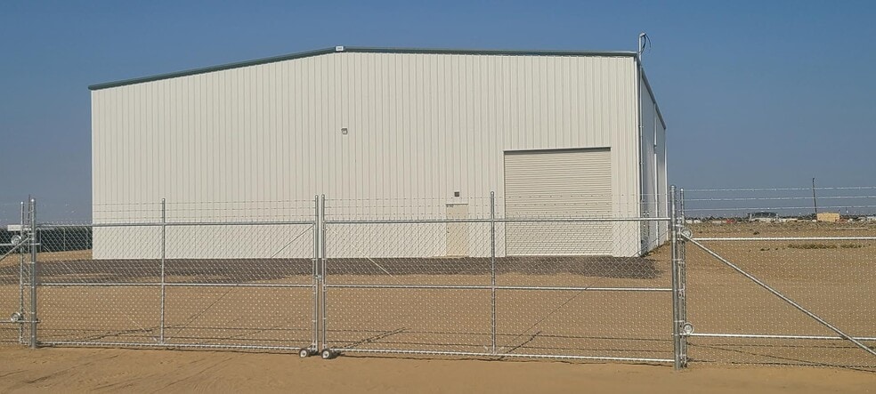 6610 Cherry Avenue, Bakersfield, CA for lease - Building Photo - Image 2 of 10