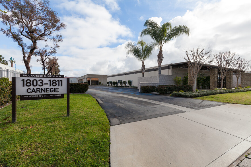 1803-1811 Carnegie Ave, Santa Ana, CA for lease - Building Photo - Image 1 of 7