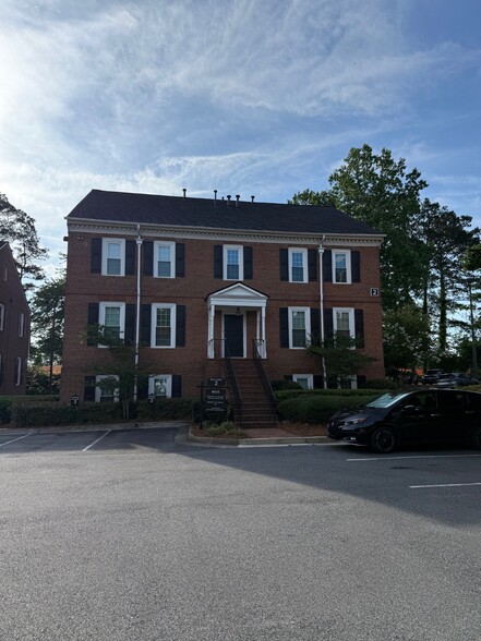 8325 Dunwoody Pl, Atlanta, GA à vendre - Photo du bâtiment - Image 1 de 5