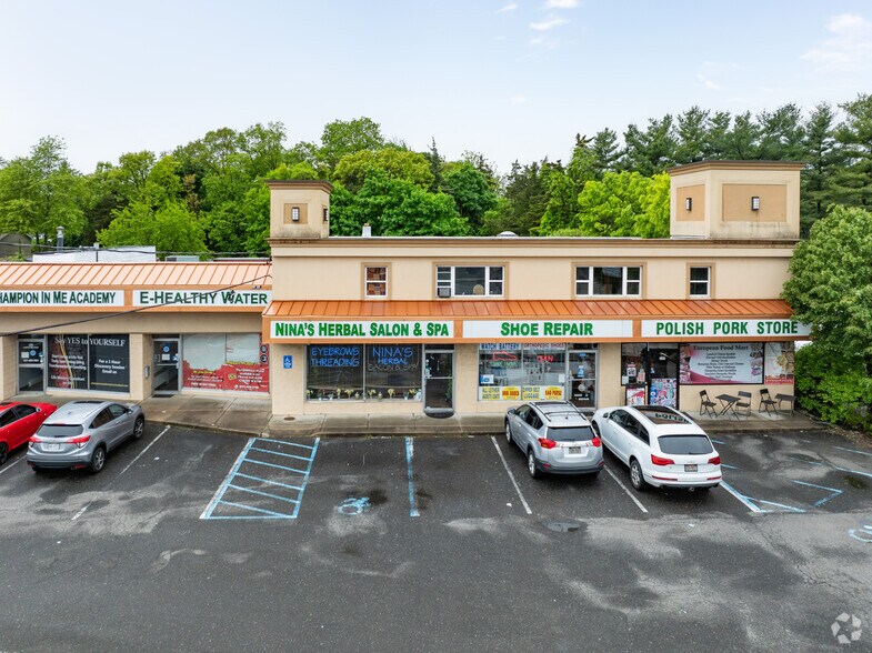 193-225 Commack Rd, Commack, NY à vendre - Photo du bâtiment - Image 3 de 7