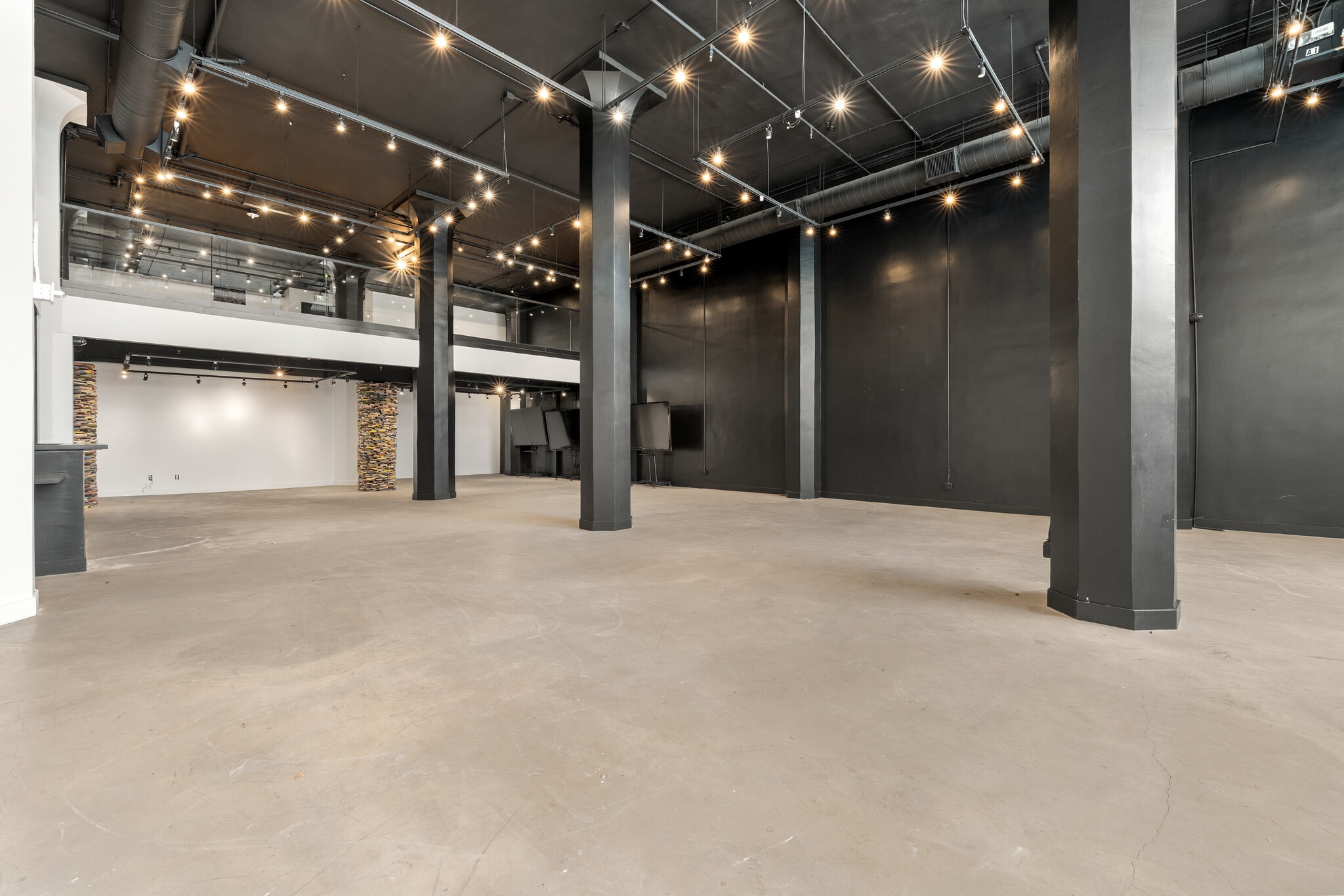 950 S Broadway, Los Angeles, CA for lease Interior Photo- Image 1 of 13