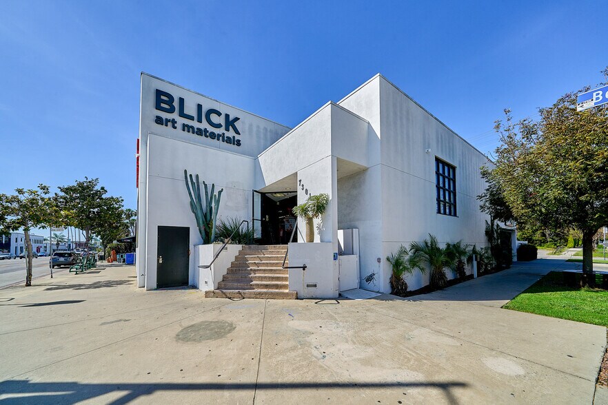 7301 Beverly Blvd, Los Angeles, CA à louer - Photo du bâtiment - Image 3 de 8