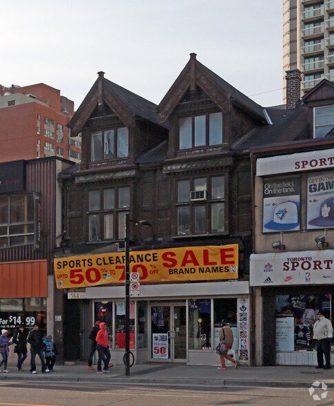 364 Yonge St, Toronto, ON à louer - Photo du bâtiment - Image 3 de 3