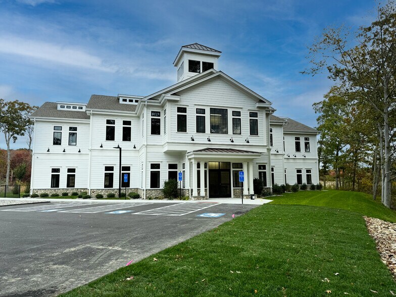 215 Elm St, Old Saybrook, CT à louer - Photo du bâtiment - Image 2 de 21