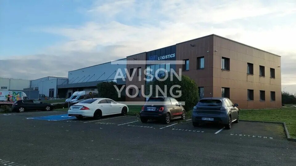 Bureau dans Louvres à louer - Photo du bâtiment - Image 2 de 4