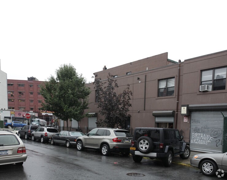 426 Union Ave, Brooklyn, NY à vendre - Photo du bâtiment - Image 3 de 15
