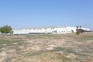 Plus de détails pour 2500 N Plaza Dr, Visalia, CA - Industriel à louer