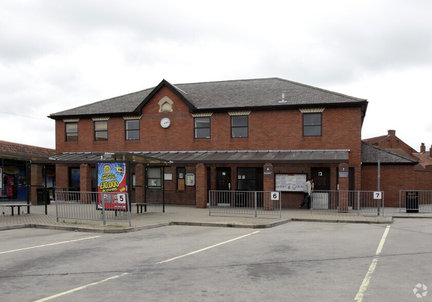 St Peters Hl, Grantham à louer - Photo du bâtiment - Image 3 de 8